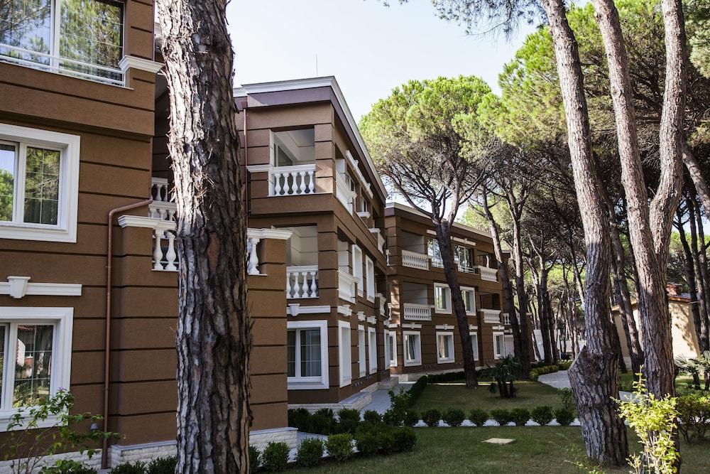 Hotel Prestige Durres Golem  Zewnętrze zdjęcie